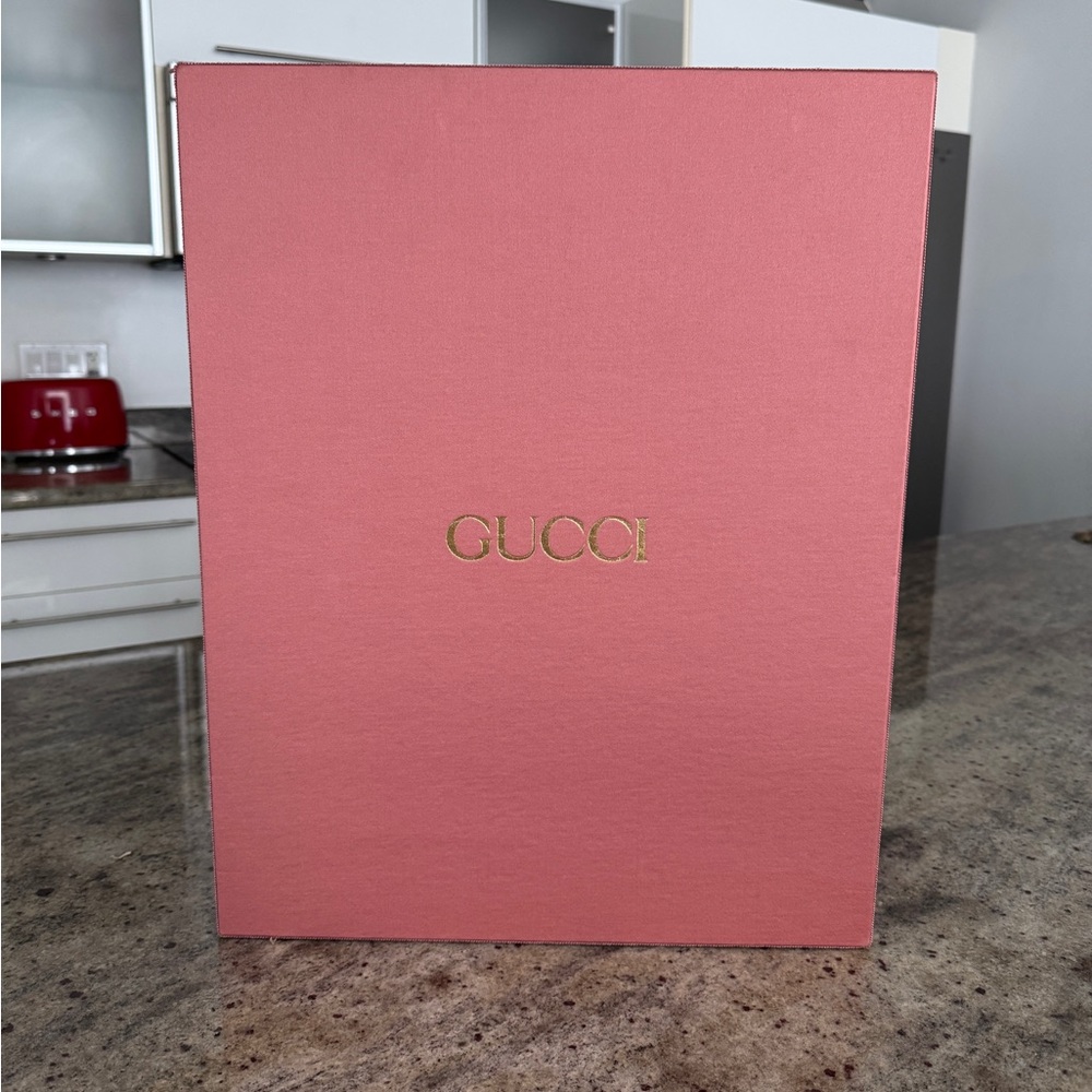 Gucci Diana Python and Ostrich Limited Edition Exotic Tote with exclusive Box - Picture 15 of 16